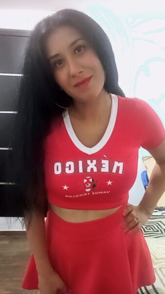 MIRANDA MORENITA CALIENTE CON MUCHAS GANAS Y DESEOS DE SENTIRLA